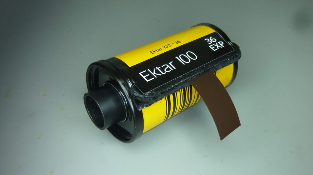 Minox film in standard 35 mm cartridge
