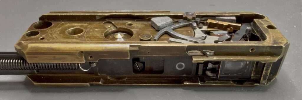 VEF Minox Riga repair. Shutter ready to cock