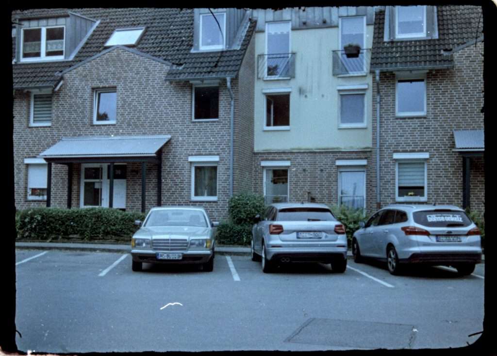 1/100s (1/89s), CineStill50d, Minox A