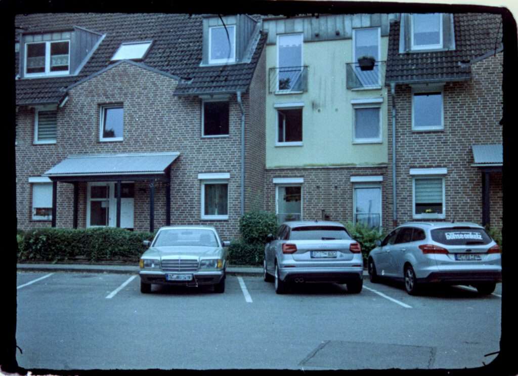 1/500s (1/307s), CineStill50d, Minox A